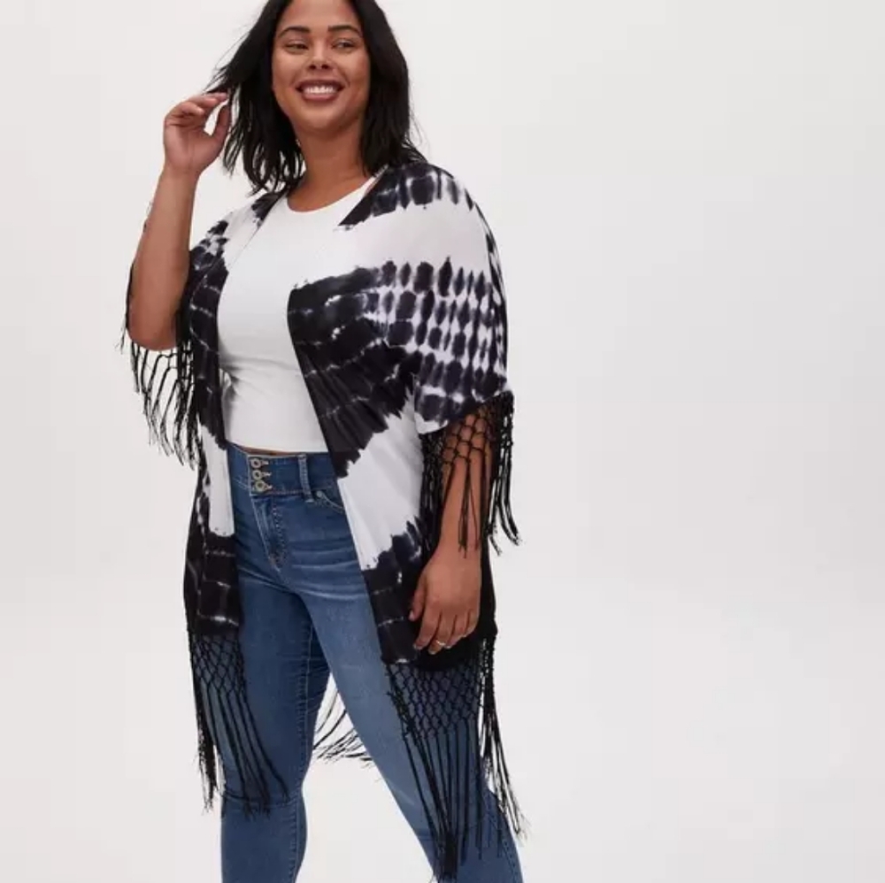 Torrid NWT Sz 3/4 Black & White Tie-Dye Crepe Fringe Kimono